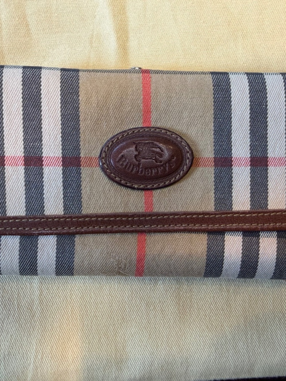Vintage Burberrys Nova Check Plaid Long Wallet Kiss Lock